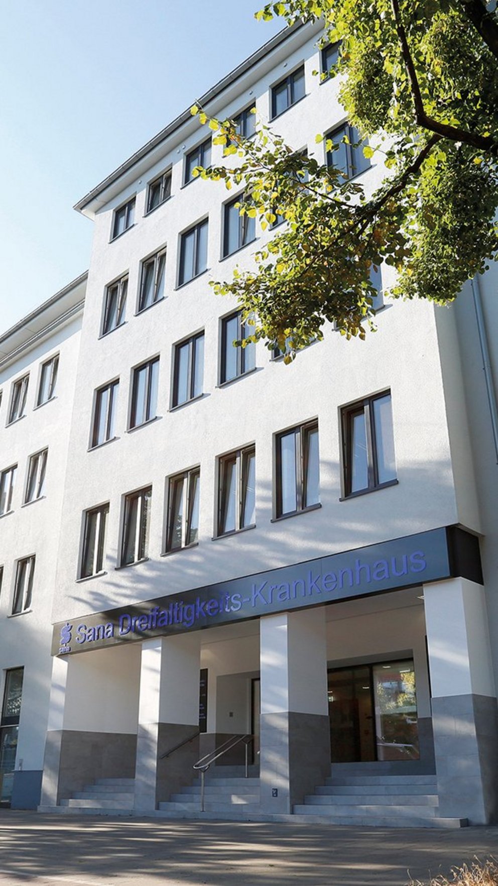 Sana Dreifaltigkeits-Krankenhaus Köln Außenansicht